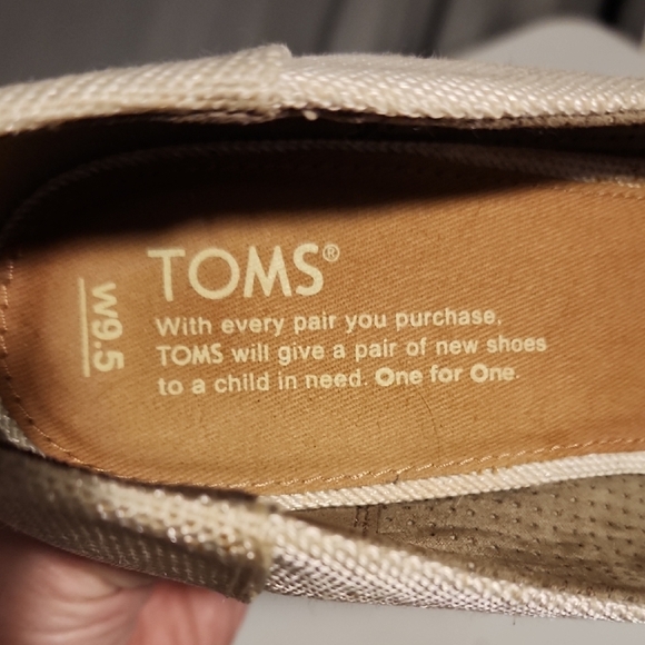 Toms Cream Wedge Shoes with Peep Toe Design - Picture 2 of 9